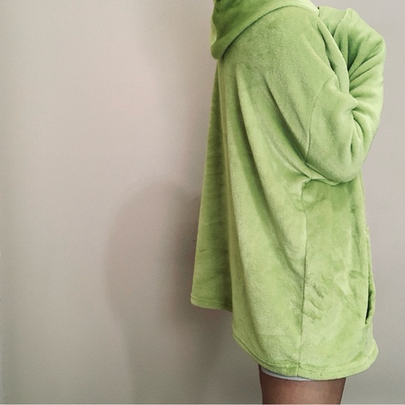 Dr. Seuss The Grinch Green Hoodie - Picture 6 of 8